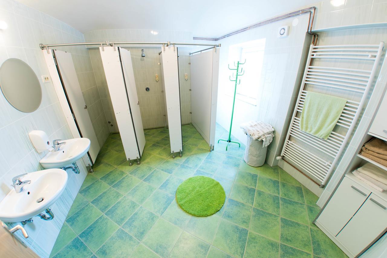 Dob Hostel Hisa Na Travniku מראה חיצוני תמונה