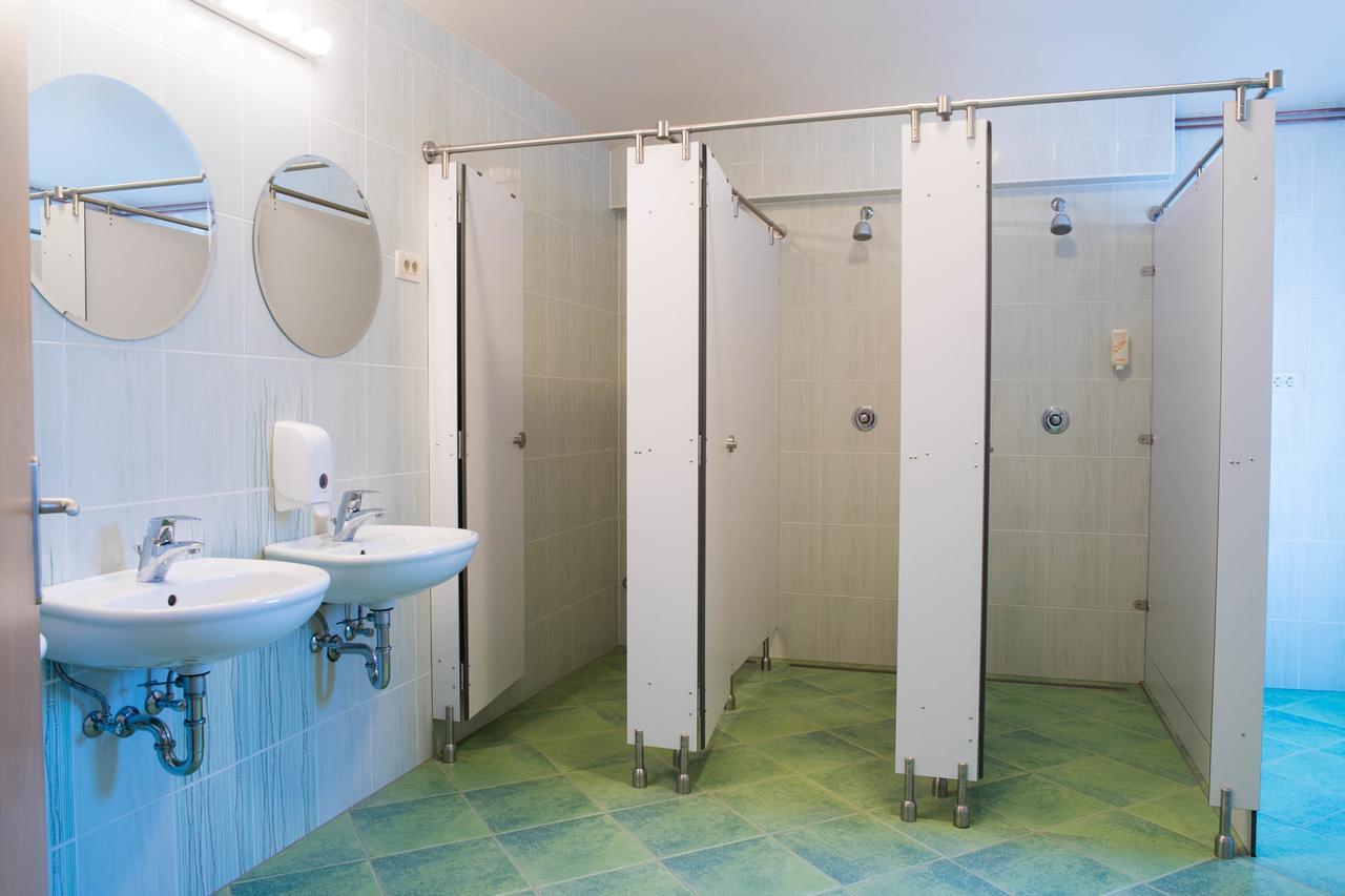 Dob Hostel Hisa Na Travniku מראה חיצוני תמונה