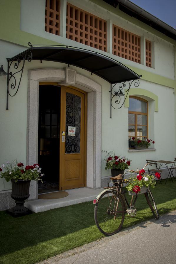 Dob Hostel Hisa Na Travniku מראה חיצוני תמונה
